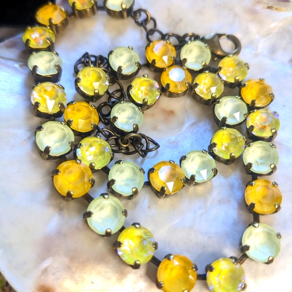 Yellow Pastel in Premium Austrian Crystal in Classic Tennis Necklace in Brass - Picture 6 of 8